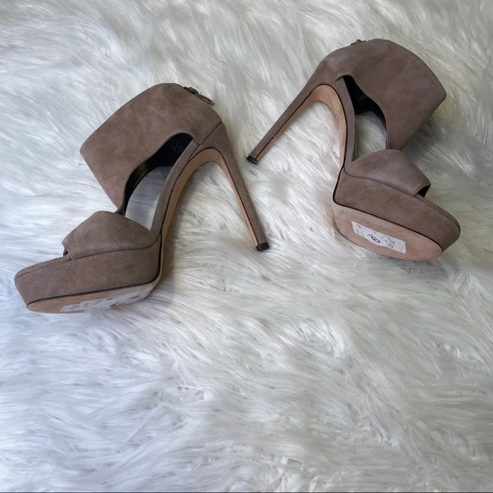 Stuart Weitzman Hot Stuff T-Strap Platform Sandal in Haze Suede Size 9M NWT